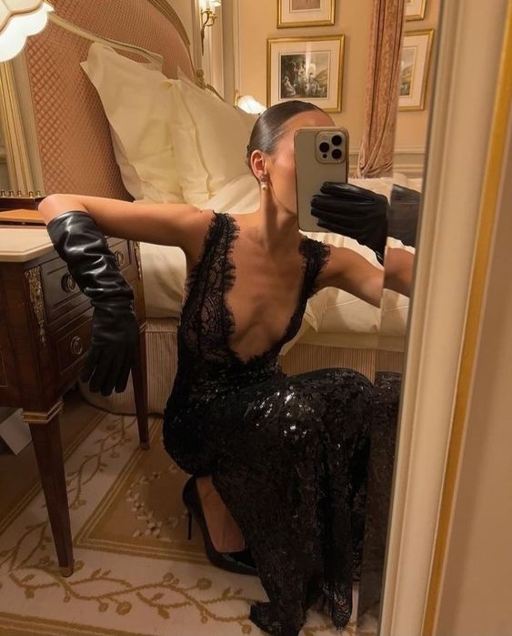 Сукня з мереживом