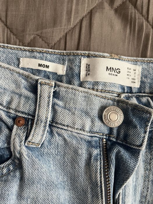 Двое джинсів MNG