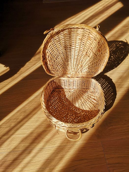 caixa em verga com forma de concha