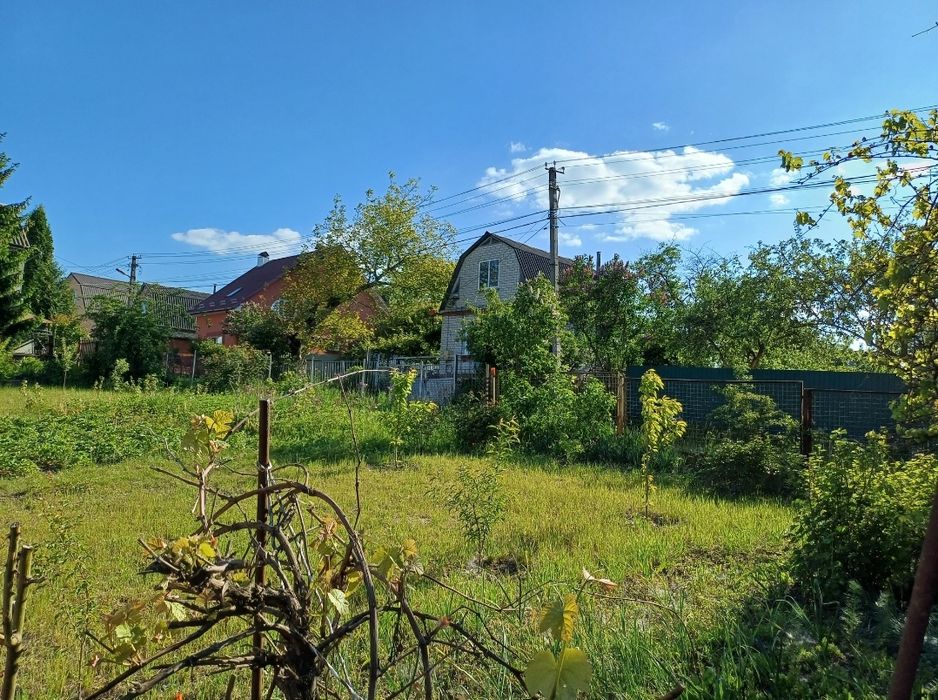 Продаж земельної ділянки з будиночком в Дубово.