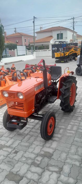 Trator Kubota L1500, 4x2 , 2 cc, ótimo estado