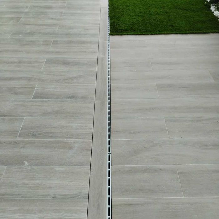 Canal em PP com Grelha Oculta LuxWares