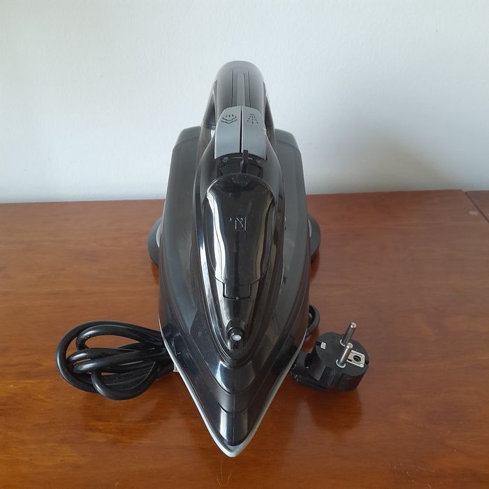 Ferro engomar com vapor sem fios