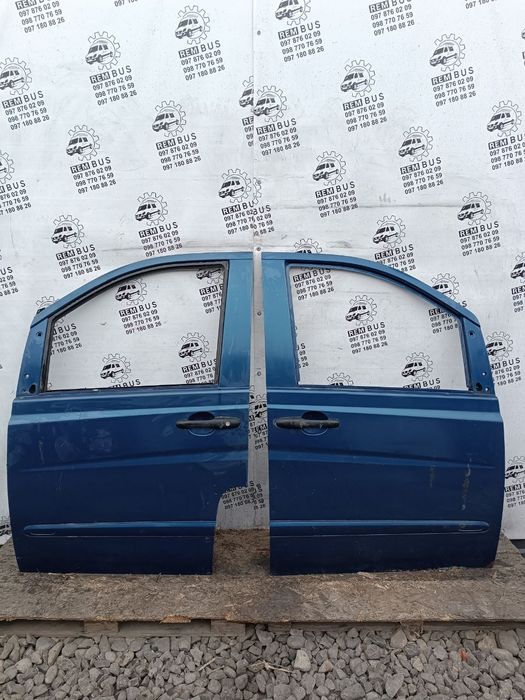 Двері передні праві, ліві Mercedes Vito W639 viano сині