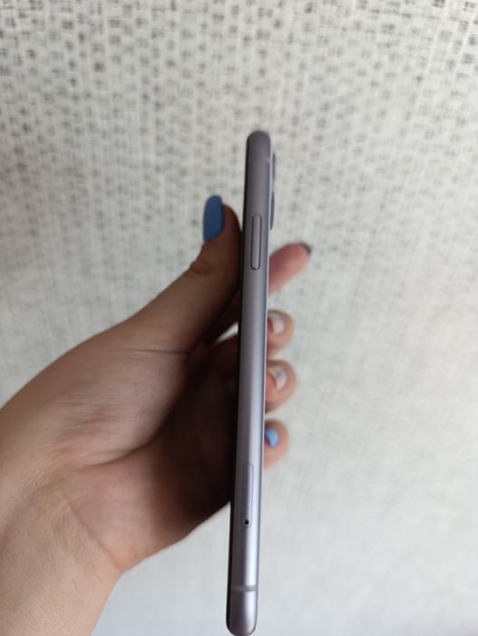 Iphone 11 на 64гб+новая батарея