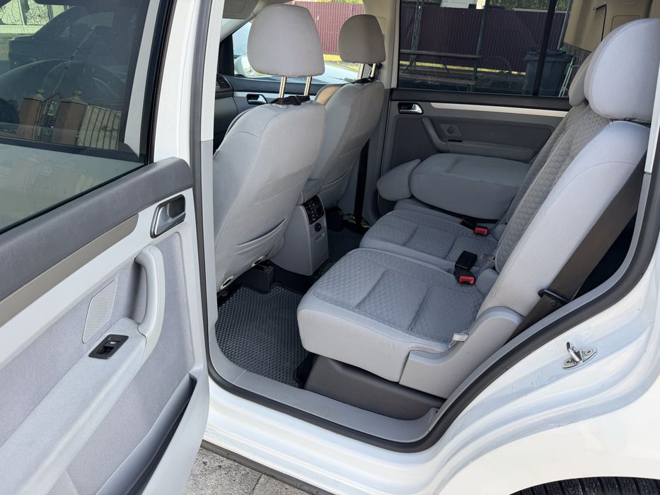 Volkswagen Touran ( Avtomat )