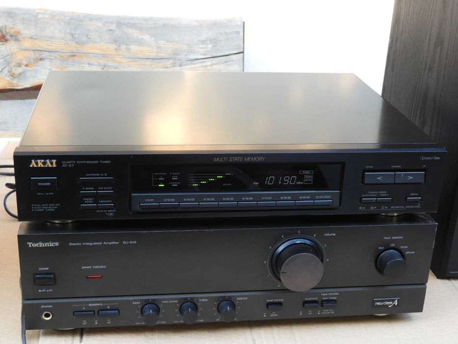 Tuner radiowy Akai AT - 57