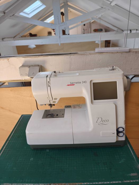 Maquina de bordar bernette 340 Deco