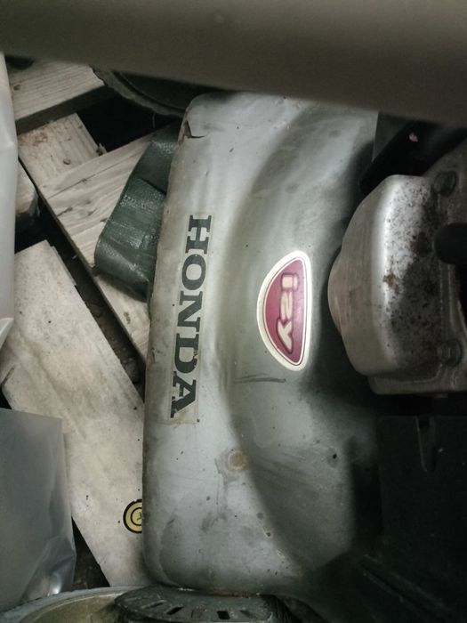 Corta relvas Honda izy