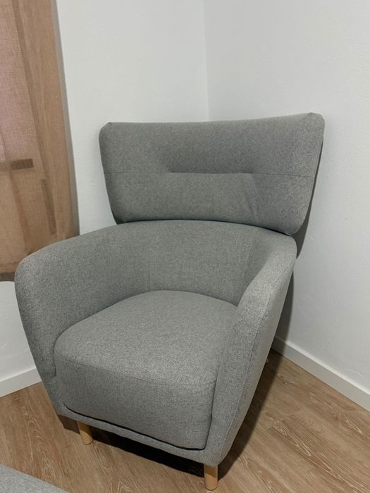 Cadeirão IKEA OSKARSHAMN + Pousa-Pés – Como Novo