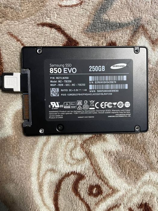 Накопичувач Samsung 850 EVO SSD 250 gb