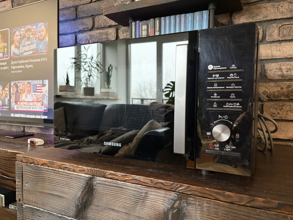 Мікрохвильова Samsung MC28A5135CK зламана плата ,працює розігрів