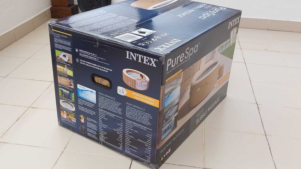 Jacuzzi Insuflável INTEX - 4 Pessoas