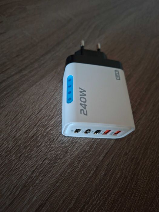 Szybka ładowarka 240W   5 porty do telefonów