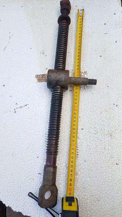 Продам гвинта 30мм довжиною 50см.