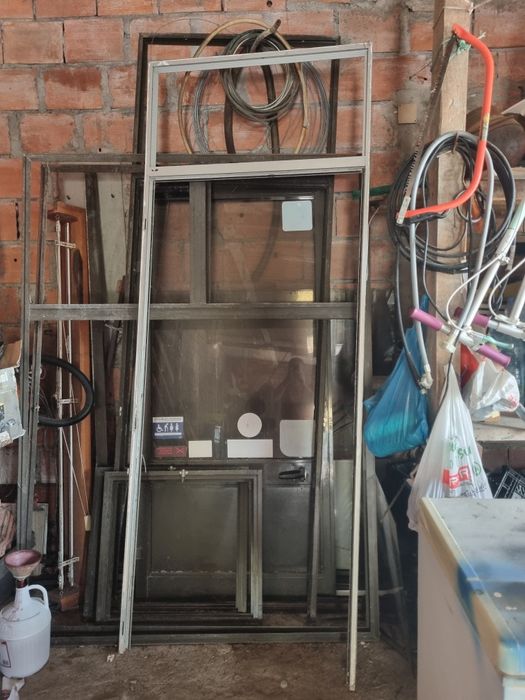 Porta alumínio  castanho