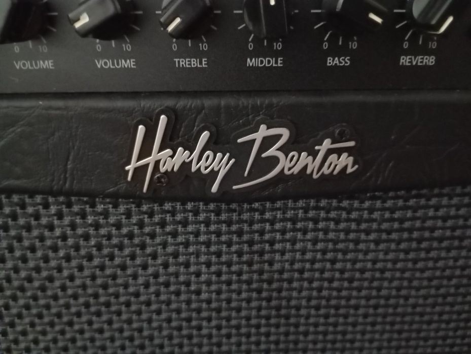 Amplificador de Guitarra Harley Benton HB 20R