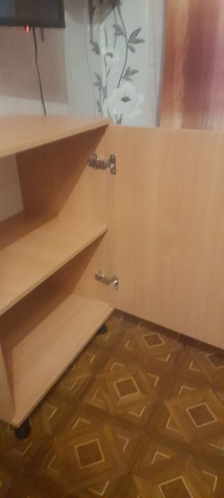 Продаю тумбу- шкафчик