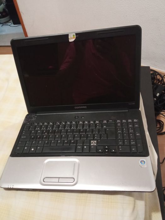 Portátil Compaq 2 GB de memória 320 GB de disco
