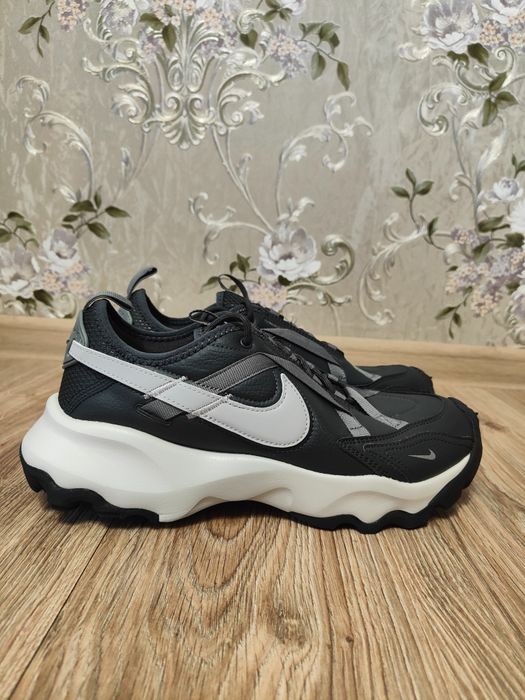 Кросівки Nike TC 7900