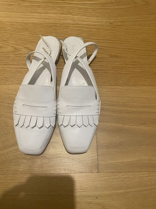 Sandálias / Sapatos Brancos INTrend – Tamanho 41