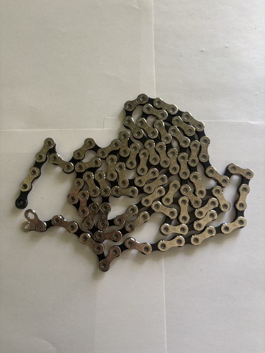 Łańcuch KMC X12 Silver/Black