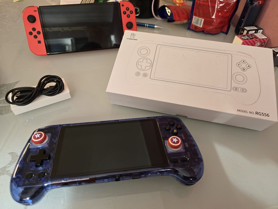Handheld konsola do retro gierek Anbernic  Amiga c64 Atari PS2 PSX Nintendo Sega