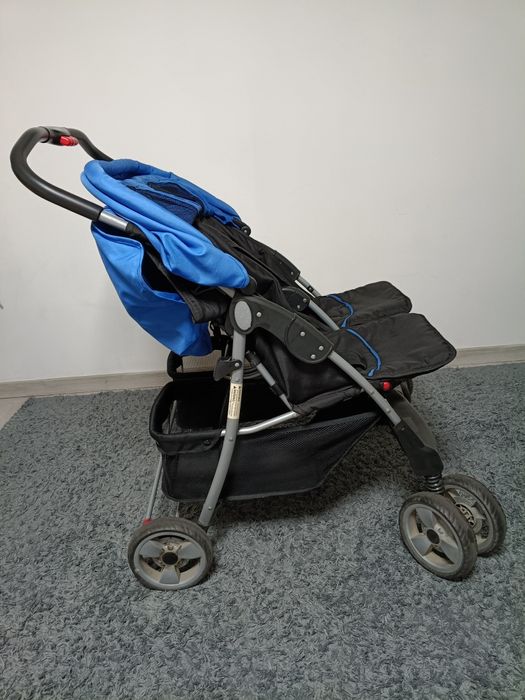 Carrinho gêmeos e parque infantil chicco