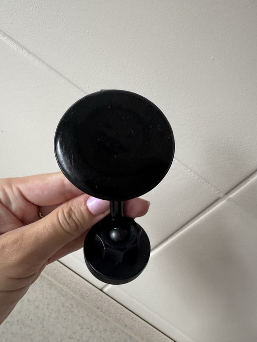 Uchwyt magnetyczny na telefon do samochodu na szybę na przyssawkę