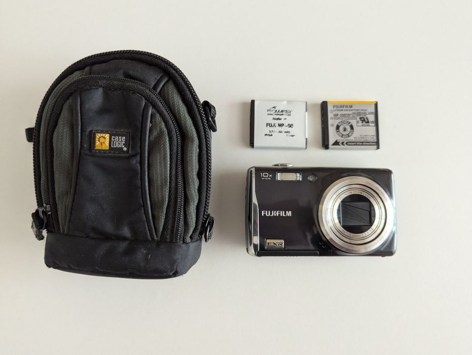 Фотоапарат Fujifilm FinePix F70 з 10x зумом
