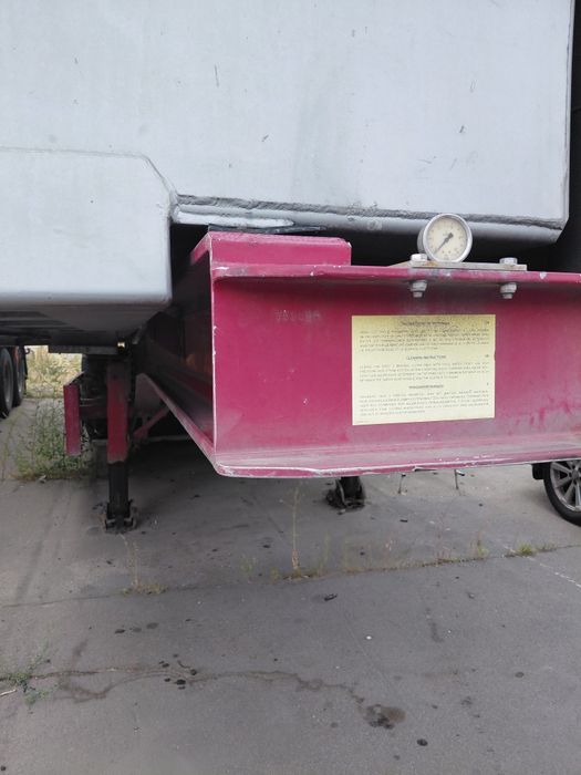 Продам полуприцеп самосвал Benalu