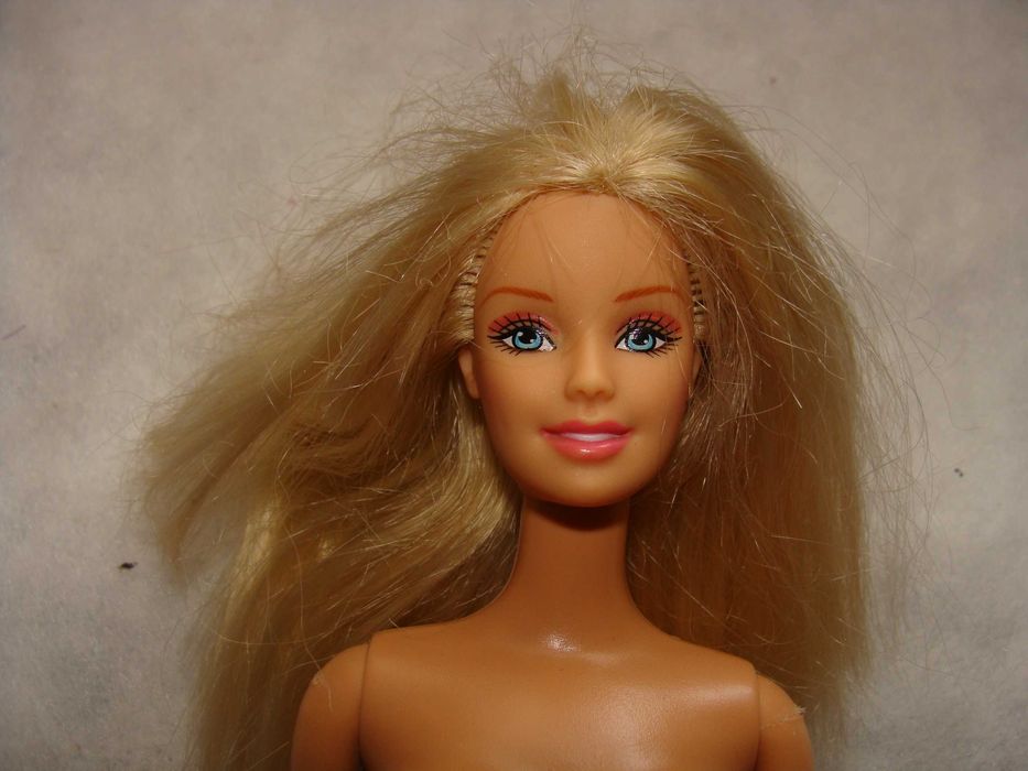 Barbie Chic Doll, yellow/orange dress (Ref. B8838) de 2003