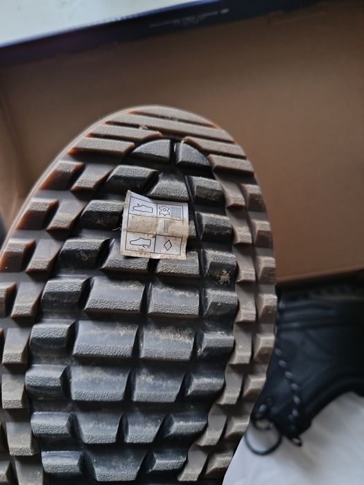 Sketchers кросівки