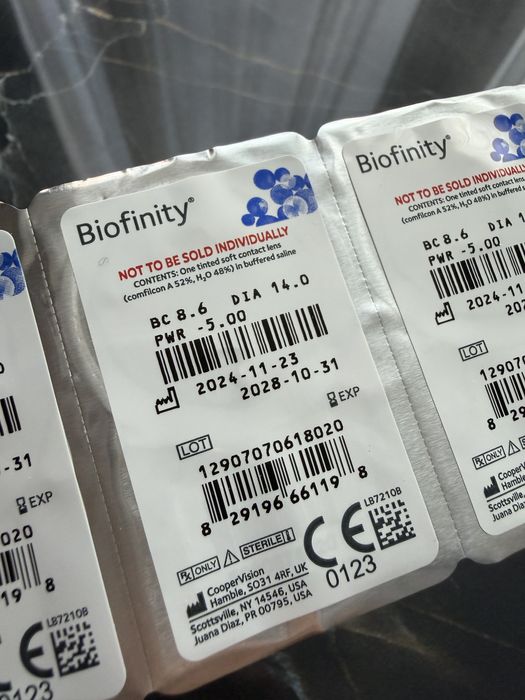 Лінзи Biofinity -5.00 2 пари НОВІ НЕ ВІДКРИТІ
