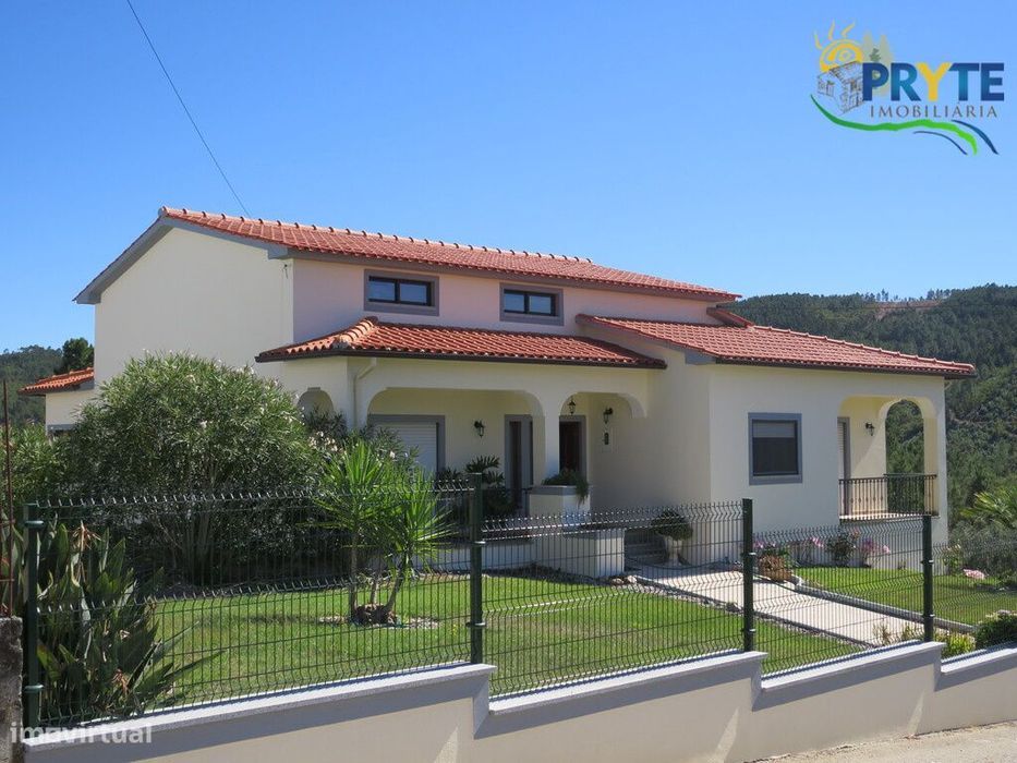 Moradia T3 situada perto da Vila da Sertã