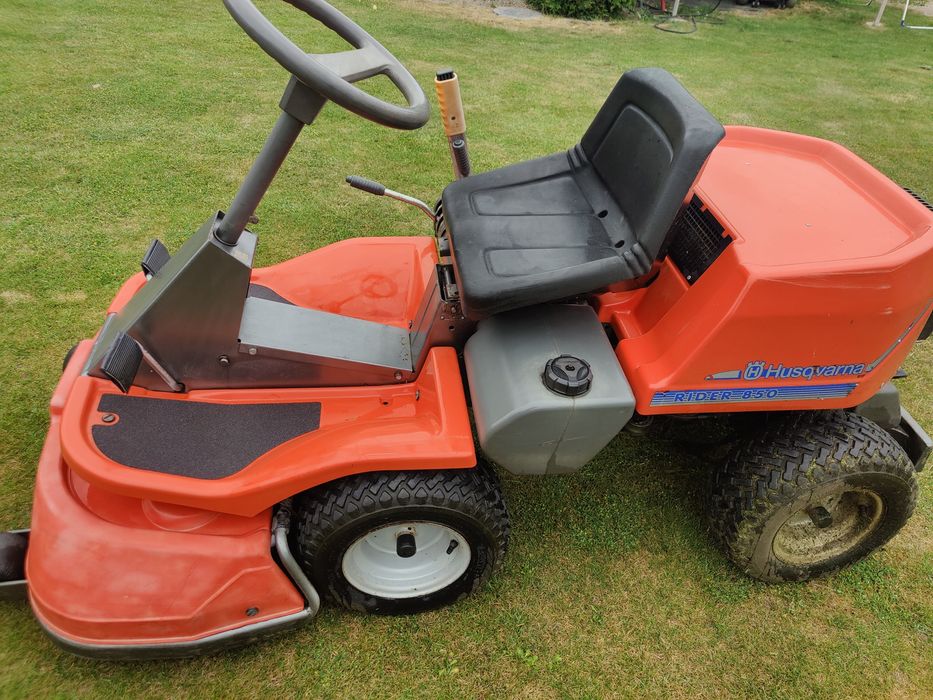 Kosiarka traktorek Husqvarna.