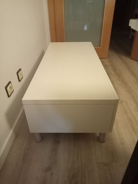 Móvel em bom estado. Medidas: comp.1,20m altura. 0,36cm fundo. 0,51cm  com duas gavetas