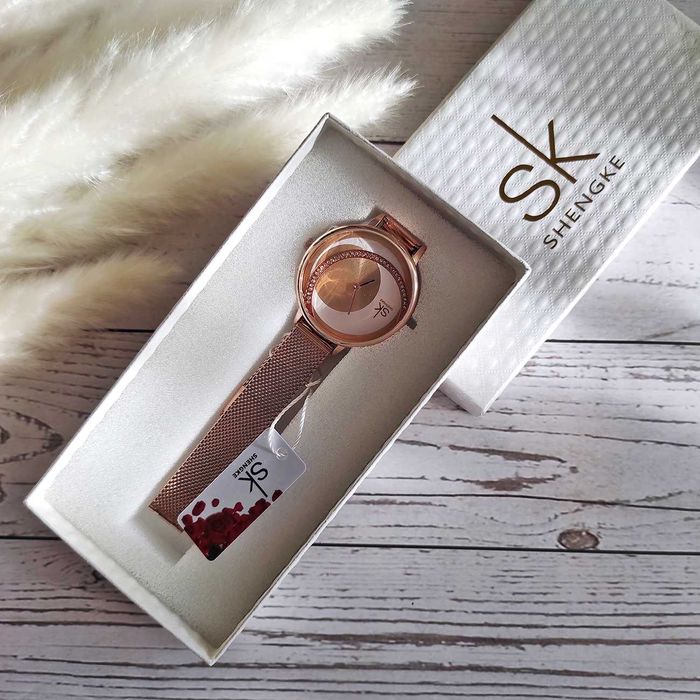 НОВИЙ жіночий кварцовий годинник SHENGKE