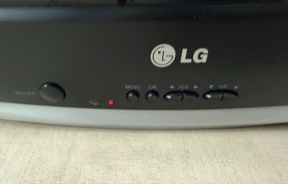 Телевізор LG 14SB1RB - T2
