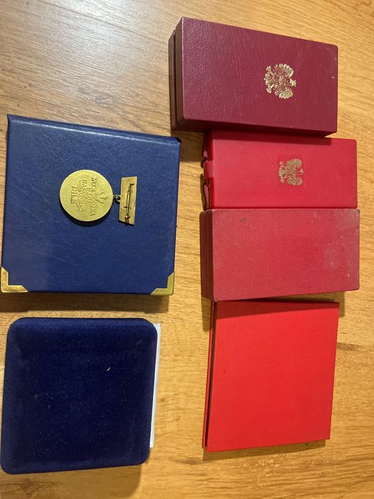 Odznaczenia PRL komplet