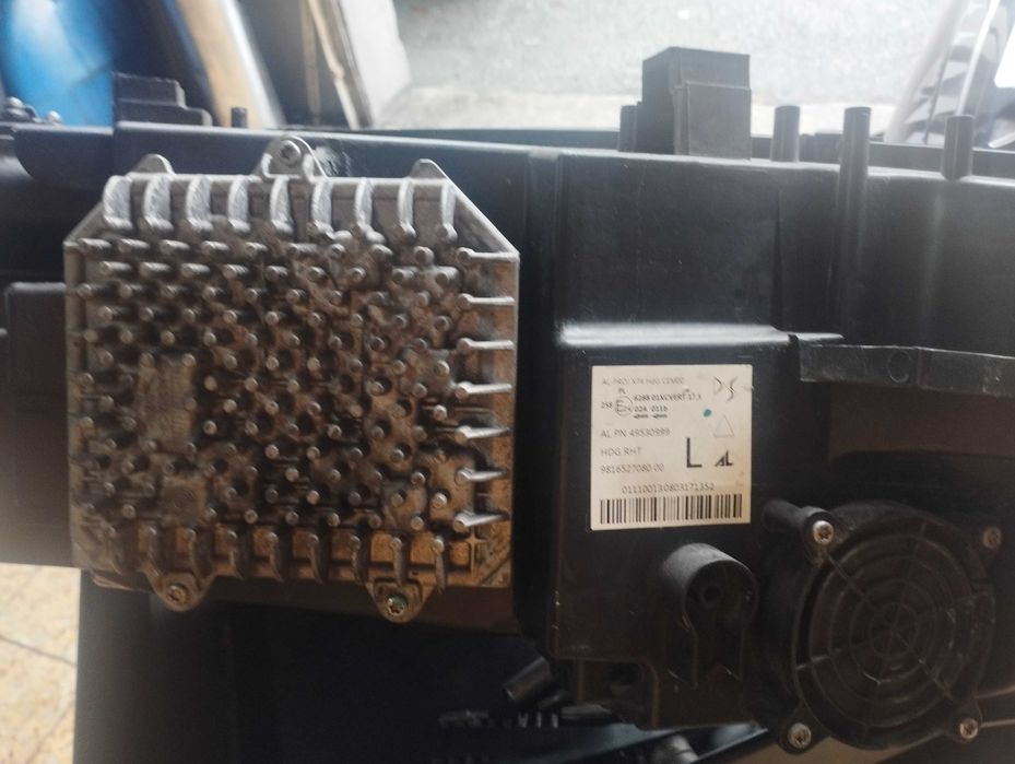 Material de frente DS7 inclui farois led vision + capô