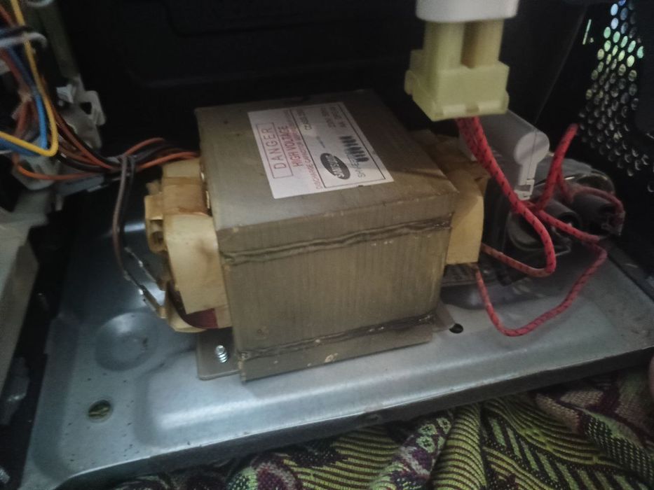 Samsung Мікрохвильовка на запчастини  або під ремонт