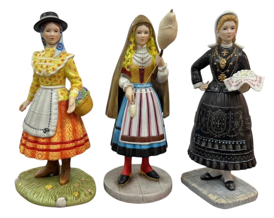 Trajes Regionais - 9 Esculturas Colecção Philae