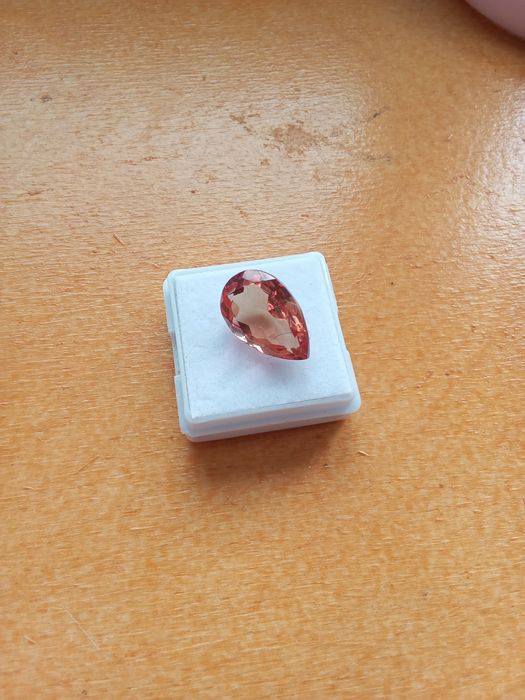 Alexandrita certificada com mudança de cor