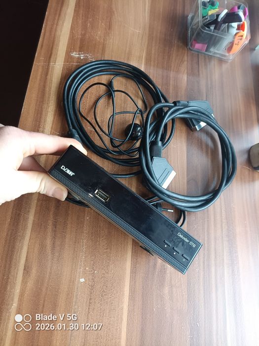 Dekoder DVB-T / STB  + kable – sprawny