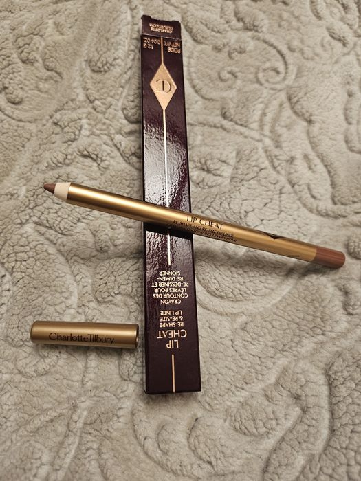 Konturówka do ust Charlotte Tilbury