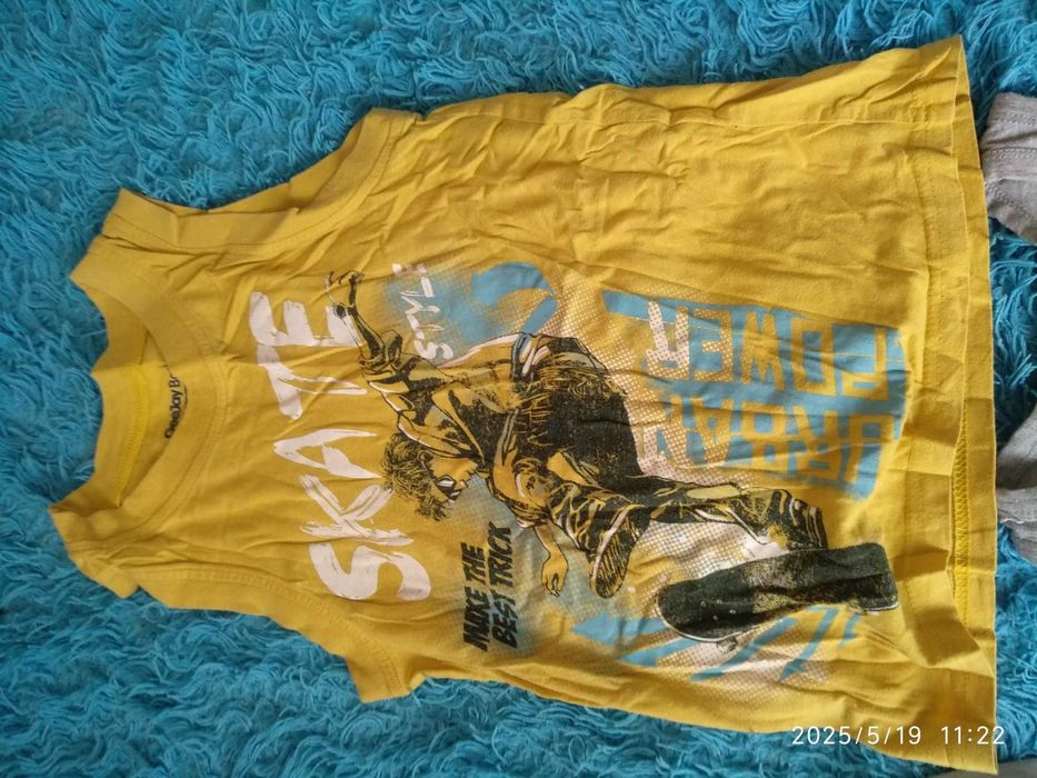 майки  на мальчика .