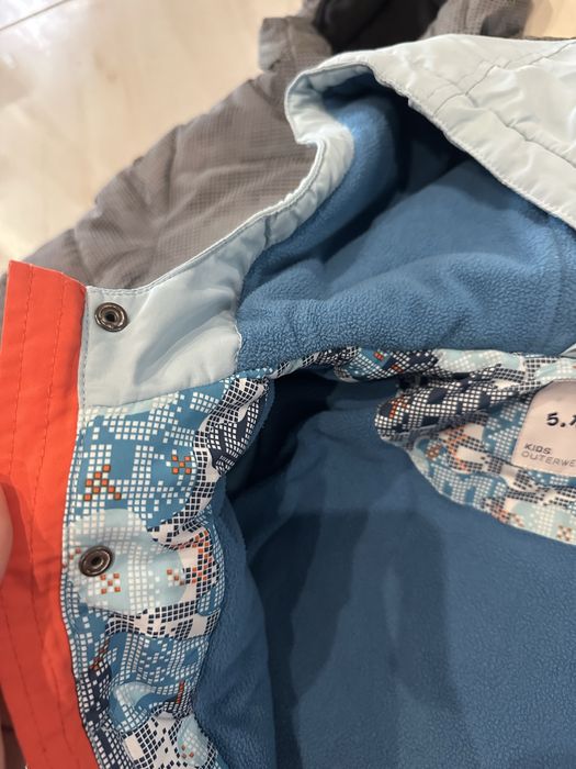 Дві курточки вік 5-7 років 128 розмір в подарунок теплі штани