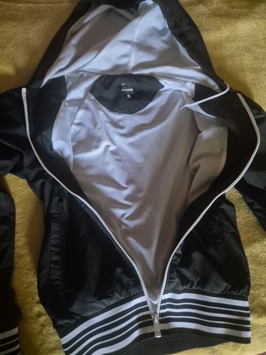 Продам спортивный костюм Nike
