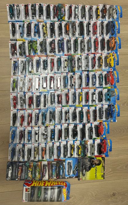 Hotwheels mix 135 szt